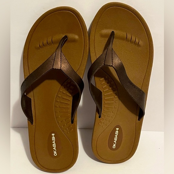 Breeze Women's Flip Flops - Picture 1 of 15